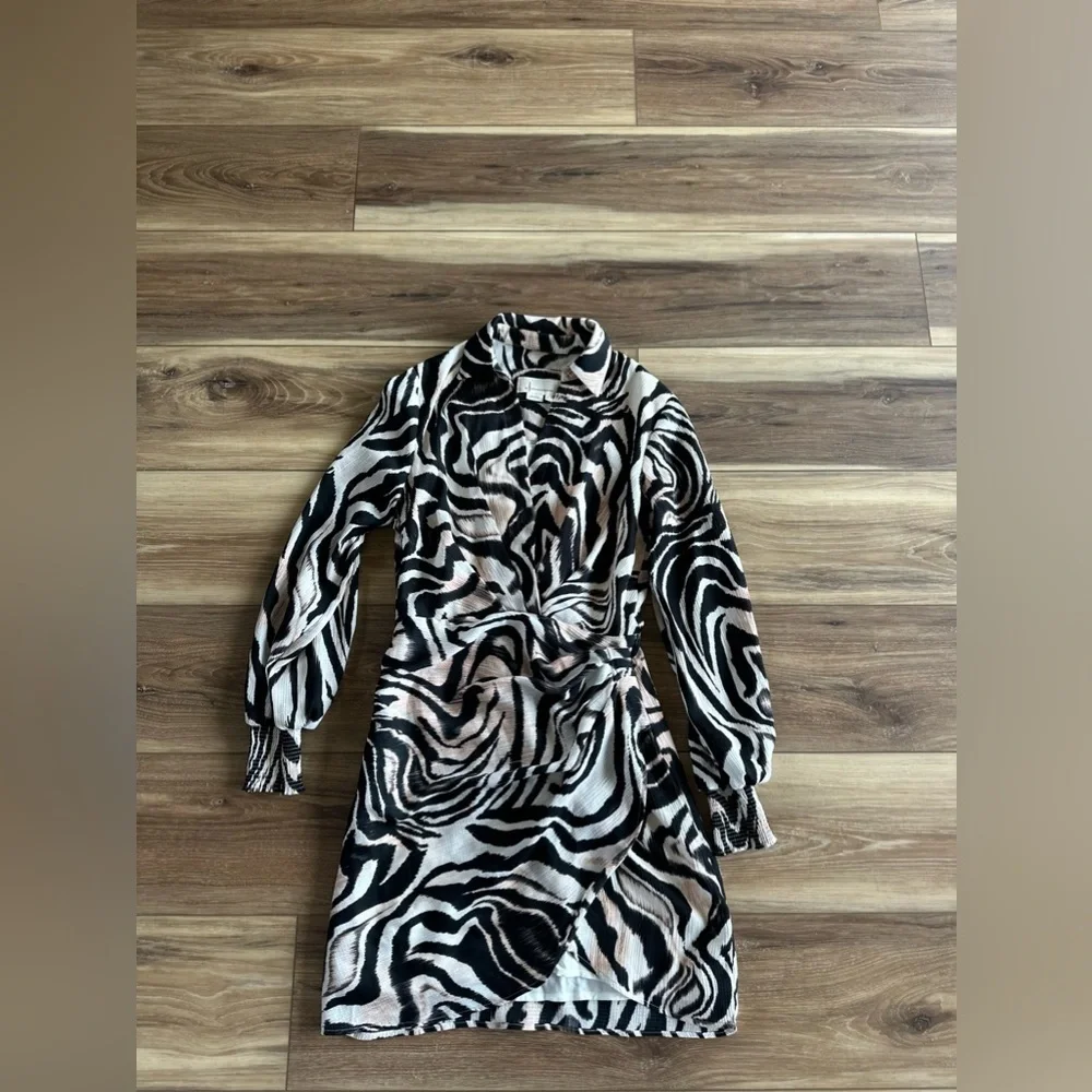Anthropologie womens zebra print mini dress faux wrap balloon sleeve size 0 - Picture 4 of 6